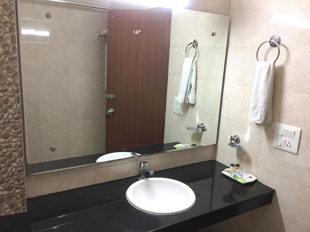 Angel Residency Hotel Greater Noida Buitenkant foto